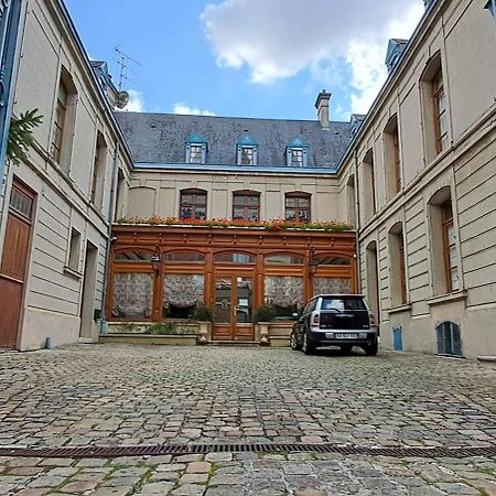 Hotel Particulier Des Canonniers Saint-Quentin  Exterior foto
