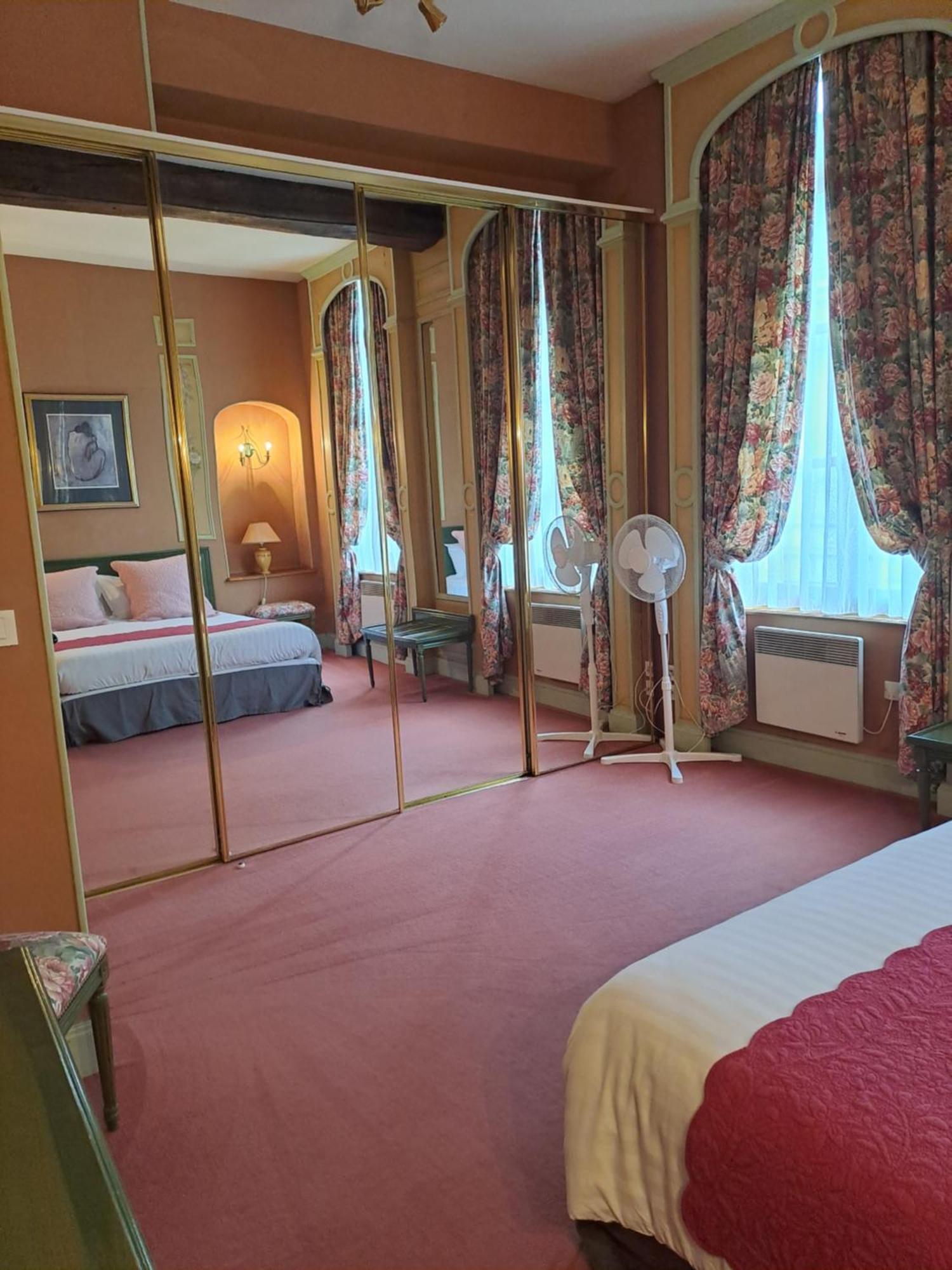Hotel Particulier Des Canonniers Saint-Quentin  Zimmer foto
